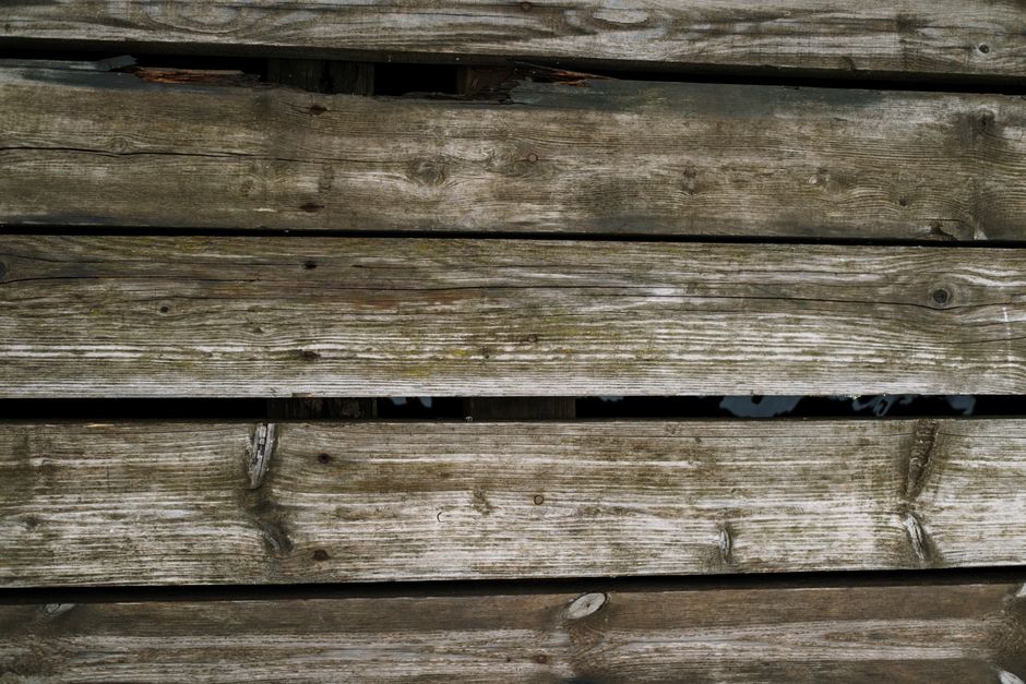 Sköta och underhålla träaltan: så håller trallen längre